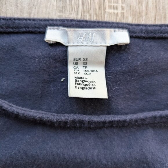 H&M Navy White Striped Long Sleeve Shirt Women’s XS Boatneck Gold Buttons - Picture 3 of 7